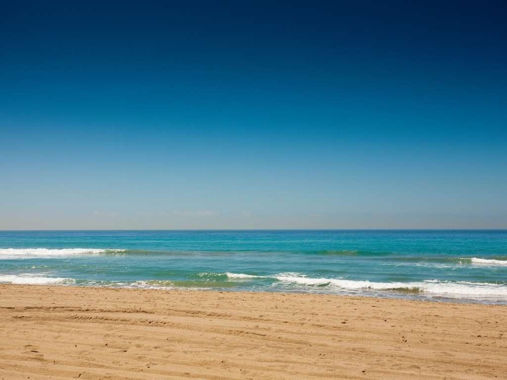 Zuma Beach Malibu California On A Sunny Day Los Angeles Itinerary 7 Days With Family
