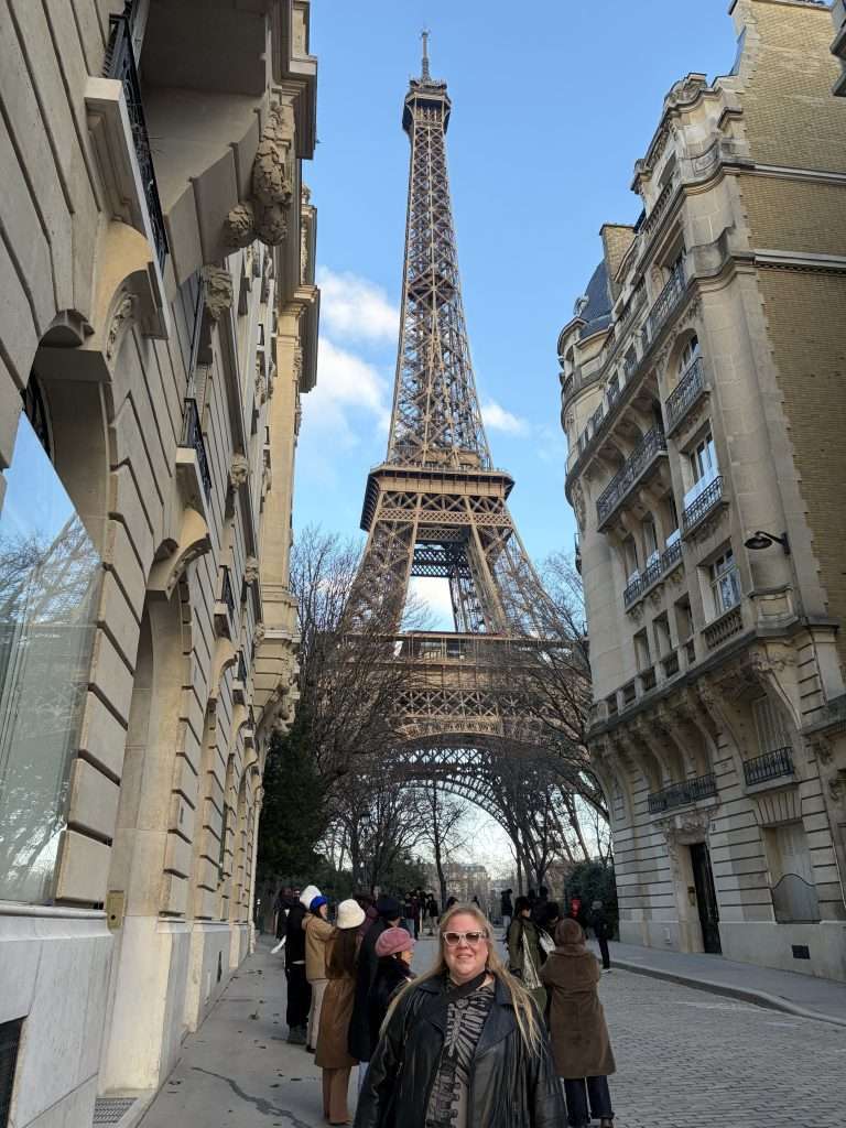 Eiffelturm Eiffel Tower Paris France With Jenn Lloyd