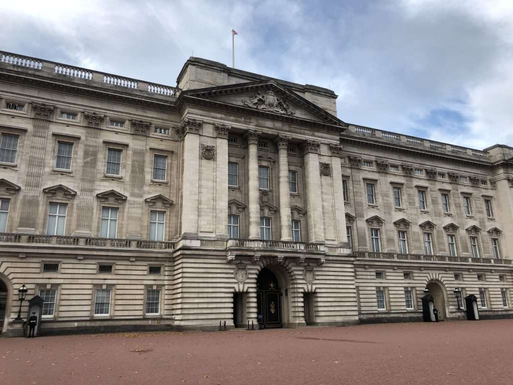 A Wheelchair-Accessible Guide to Buckingham Palace and the Changing of the Guard