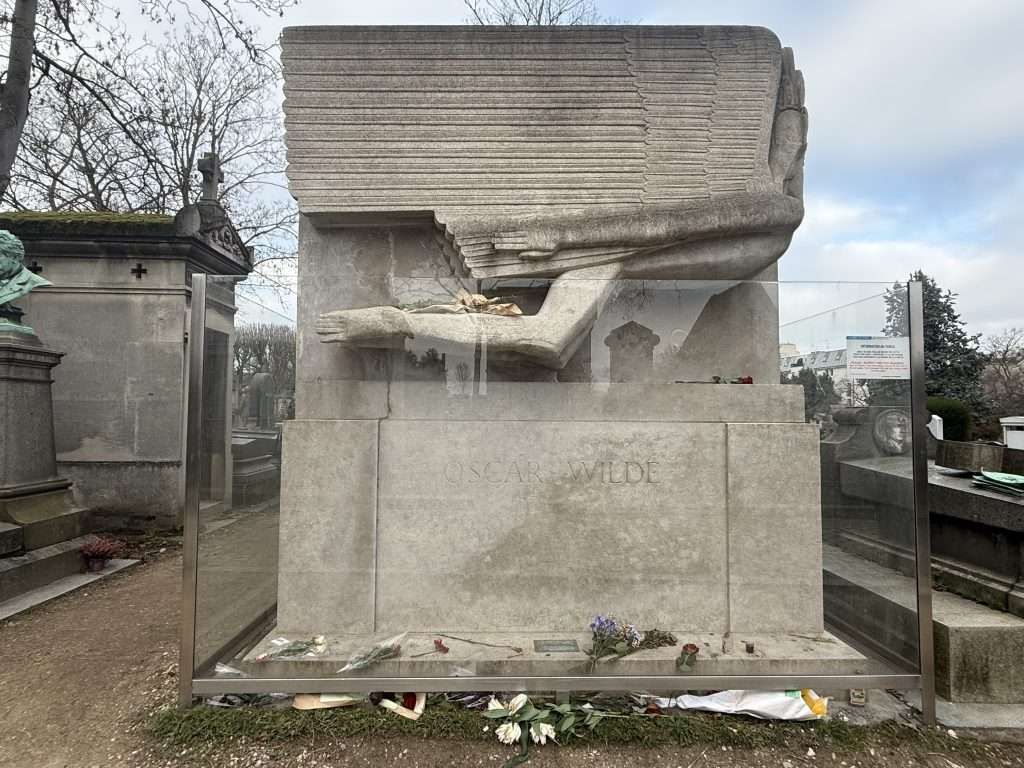 Oscar Wilde Grave Pere Lachaise Famous Graves