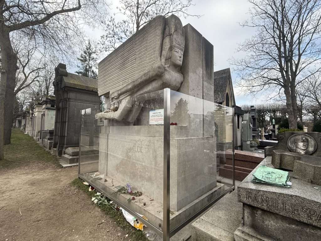 Oscar Wilde Grave Graveyards Paris