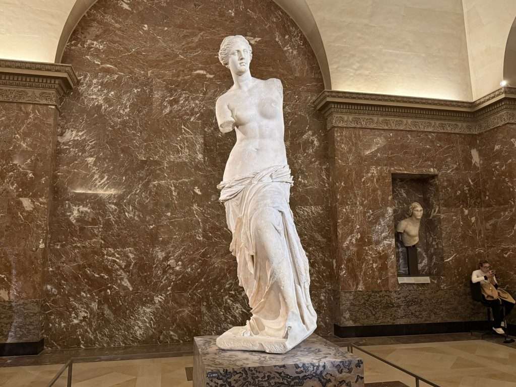 Venus de Milo What To See In the Louvre In One Day